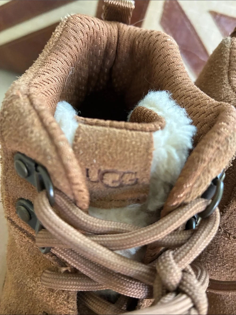 UGG K Highland Hi Heritage Kids Boots in Chestnut